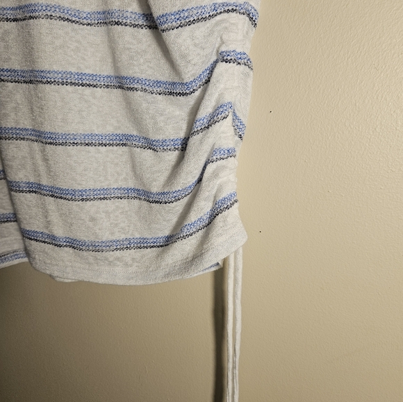 Bobeau blue and white stripped shirt with tie detail on the side size XL. - Picture 7 of 13